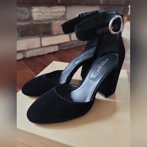 Michael Kors Rena Black Velvet Pump 7.5 Gala